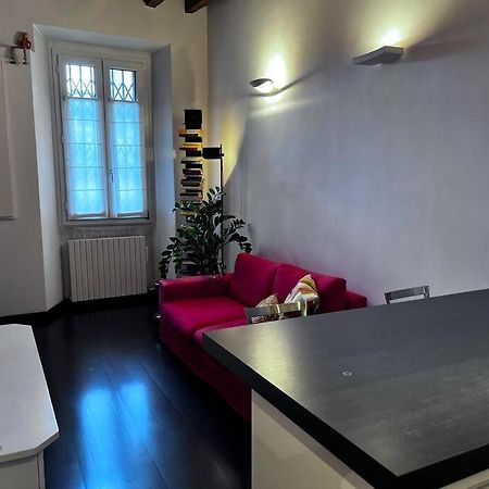 Sandra Flexyrent Wifi Charming Apt In Ticinese Milan Bagian luar foto