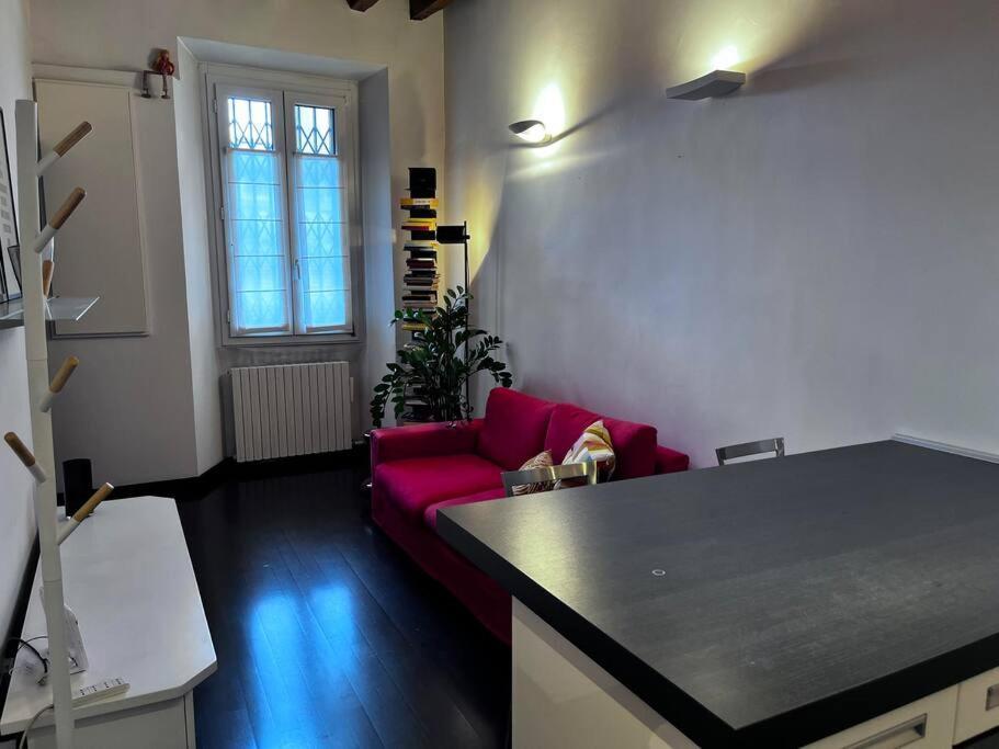 Sandra Flexyrent Wifi Charming Apt In Ticinese Milan Bagian luar foto